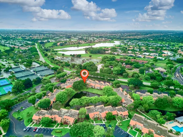 $300,000 | 11262 Green Lake Drive, Unit 204, Boynton Beach, FL 33437