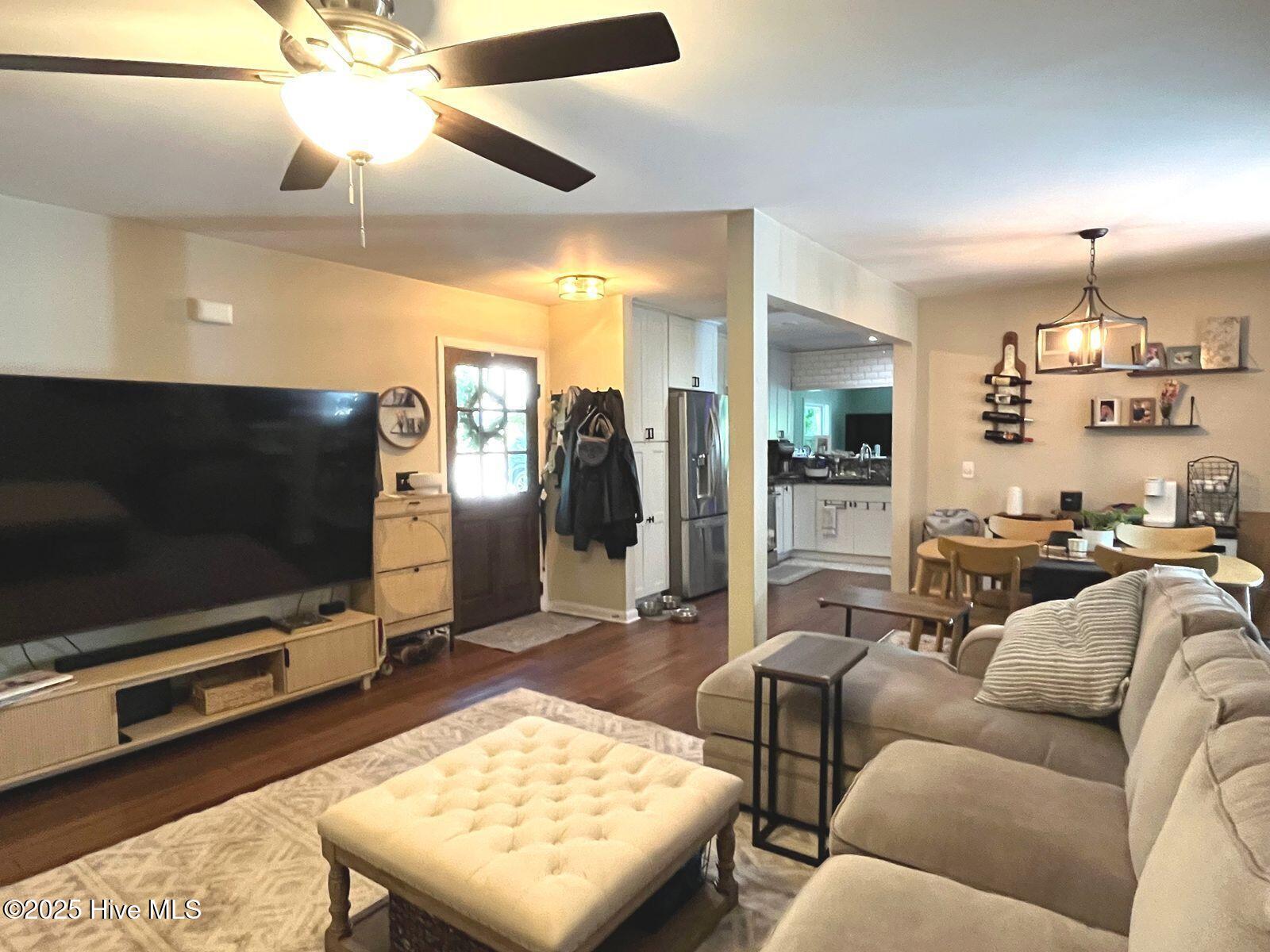 375 Midland Road Southern Pines, NC 28387 - Photo 7 of 43 375 living 3