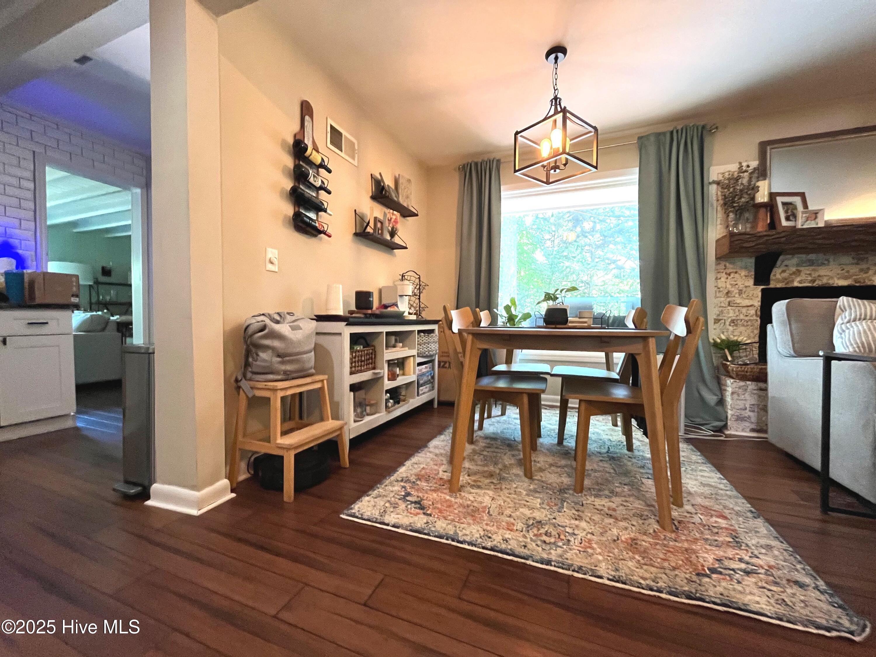 375 Midland Road Southern Pines, NC 28387 - Photo 10 of 43 375 dining 2