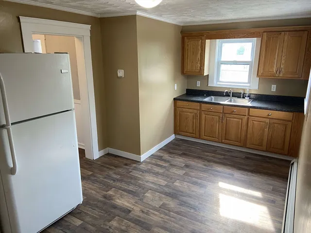 $1,900 | 29 Slocum Street, Unit 2, Acushnet, MA 02743