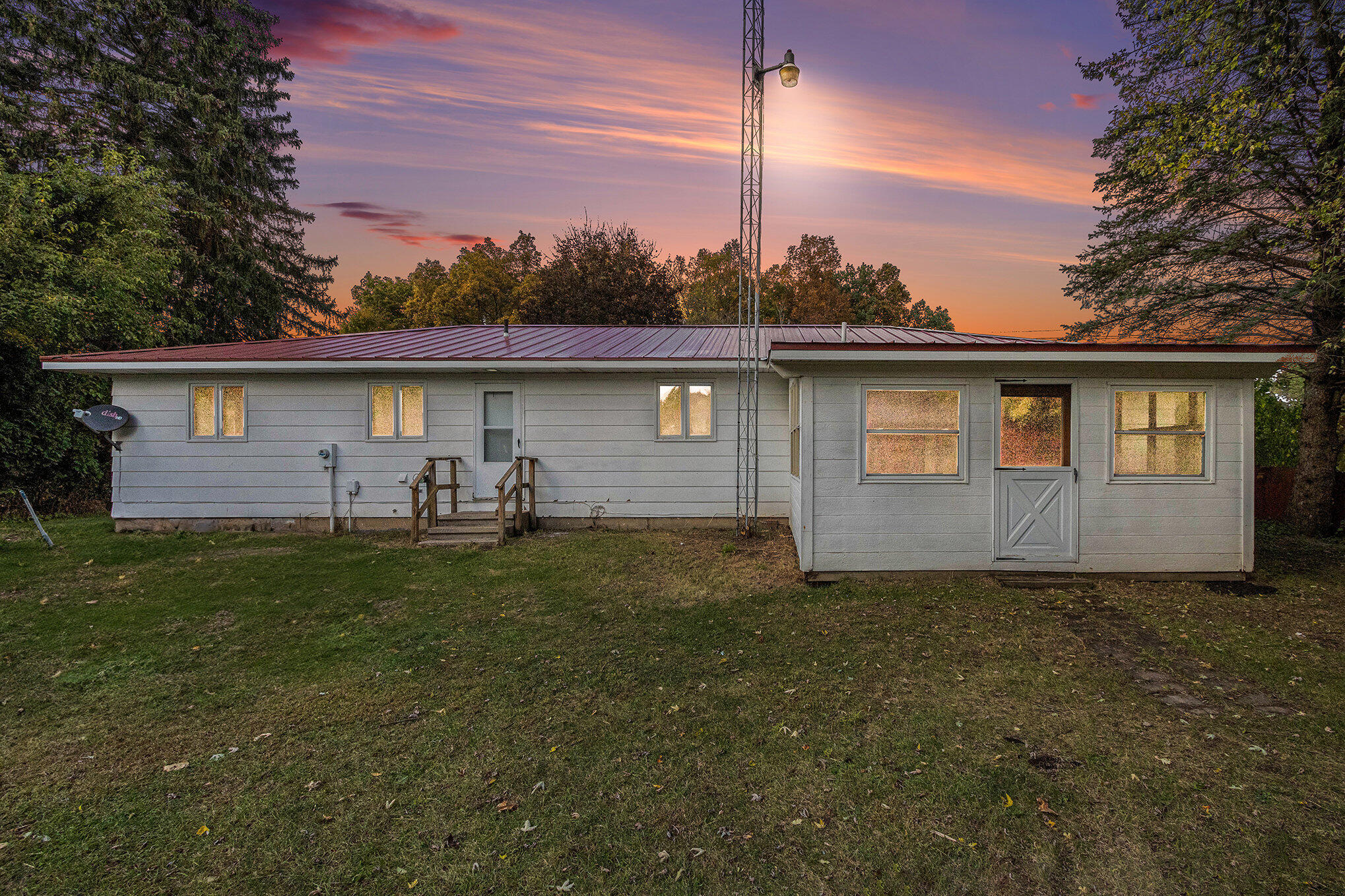 1610 Galien Buchanan Road Galien, MI 49113 - Photo 3 of 34 003_img_1423-twilight_368