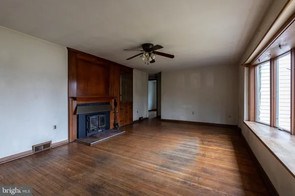 $379,900 | 439 Township Line Road, Elkins Park, PA 19027