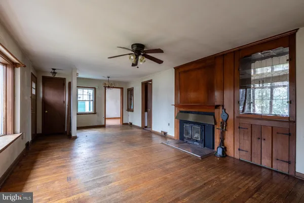 $379,900 | 439 Township Line Road, Elkins Park, PA 19027