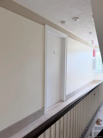 $2,900 | 3 Hillside Avenue, Unit 1, Manhasset, NY 11030