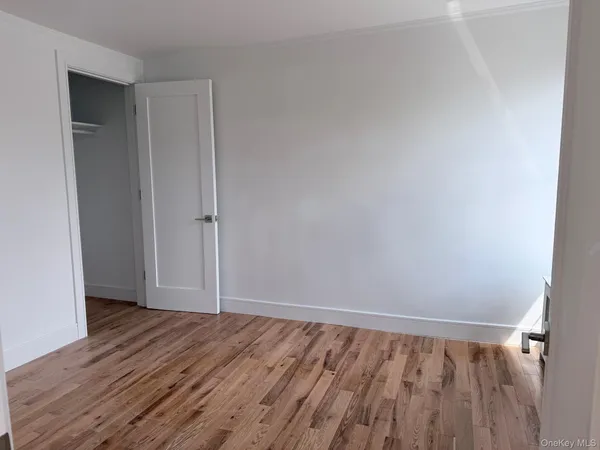 $2,900 | 3 Hillside Avenue, Unit 1, Manhasset, NY 11030