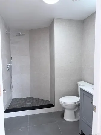 $2,900 | 3 Hillside Avenue, Unit 1, Manhasset, NY 11030