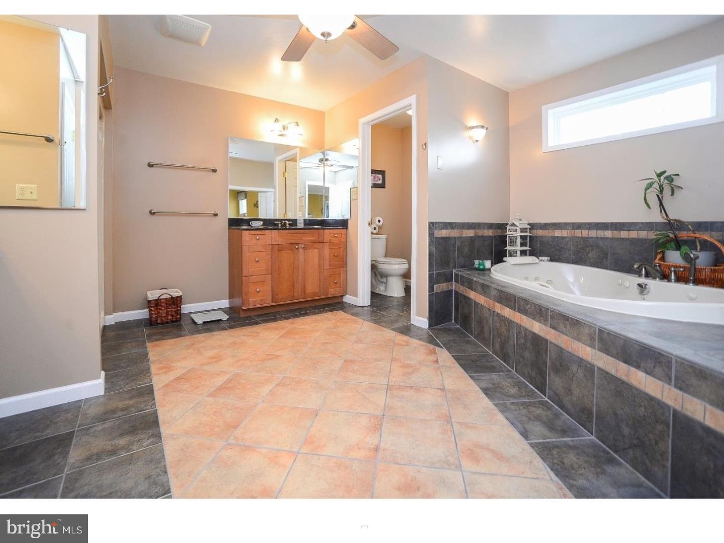 327 Beckett Road Gloucester County, NJ 08085 - Photo 12 of 25 In-law Suite