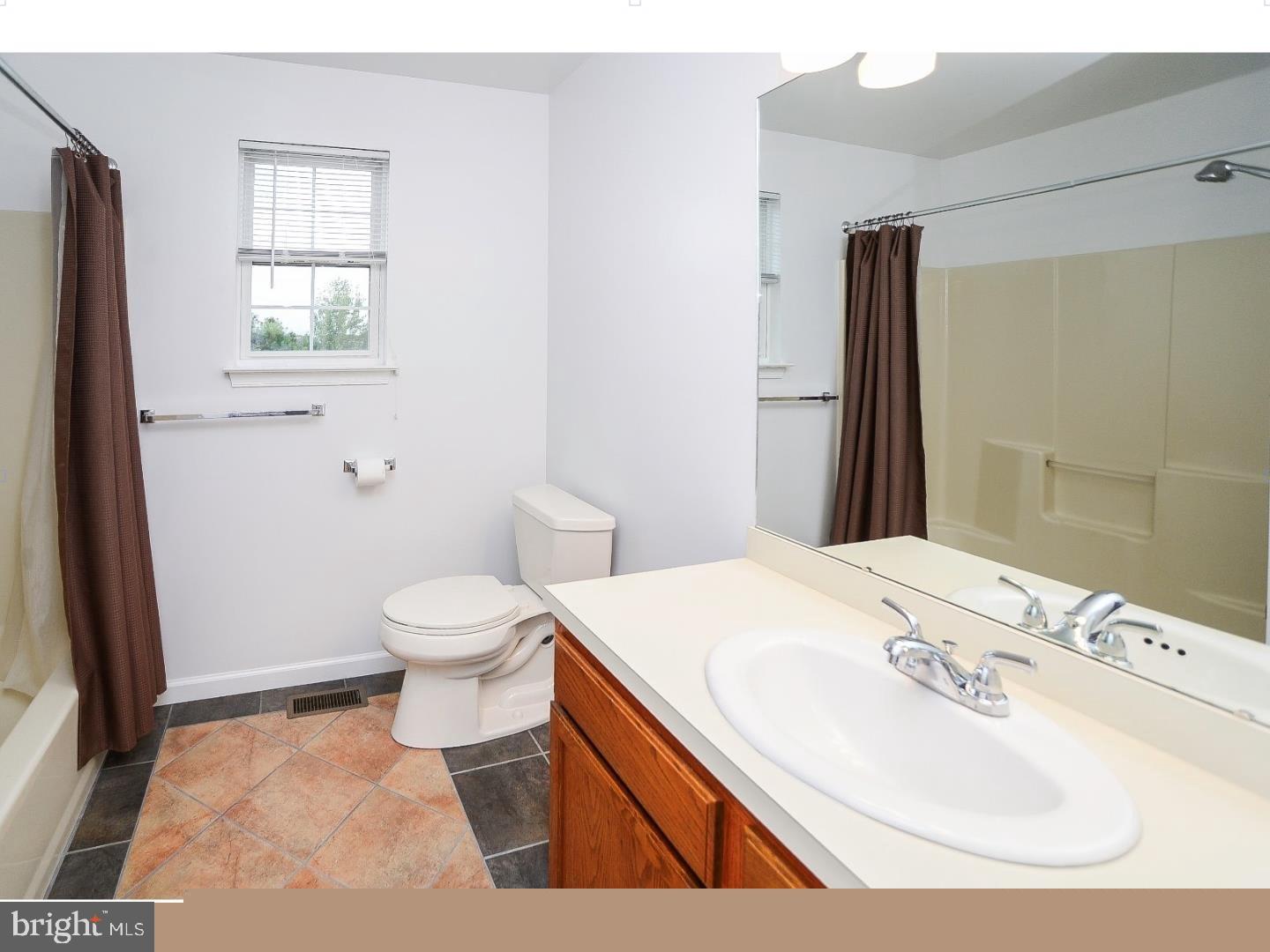 327 Beckett Road Gloucester County, NJ 08085 - Photo 18 of 25 Bathroom
