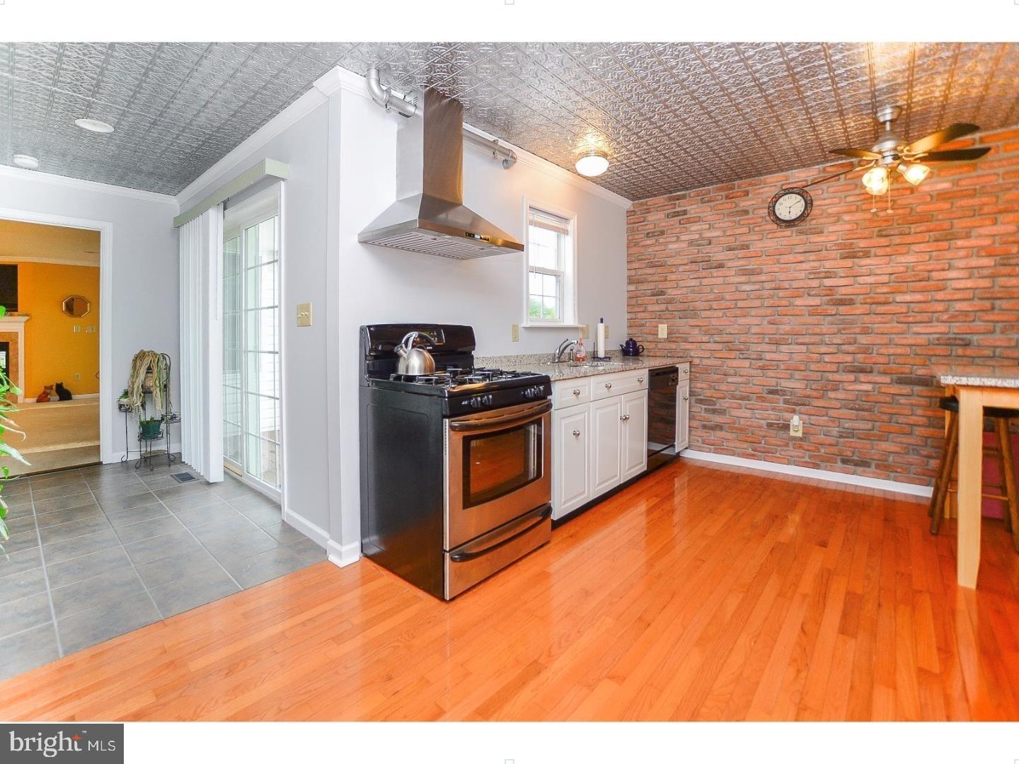 327 Beckett Road Gloucester County, NJ 08085 - Photo 7 of 25 Kitchen