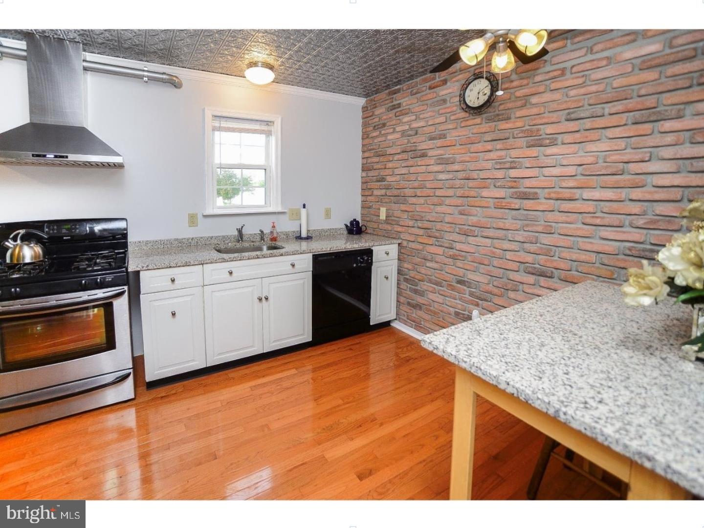 327 Beckett Road Gloucester County, NJ 08085 - Photo 9 of 25 Kitchen