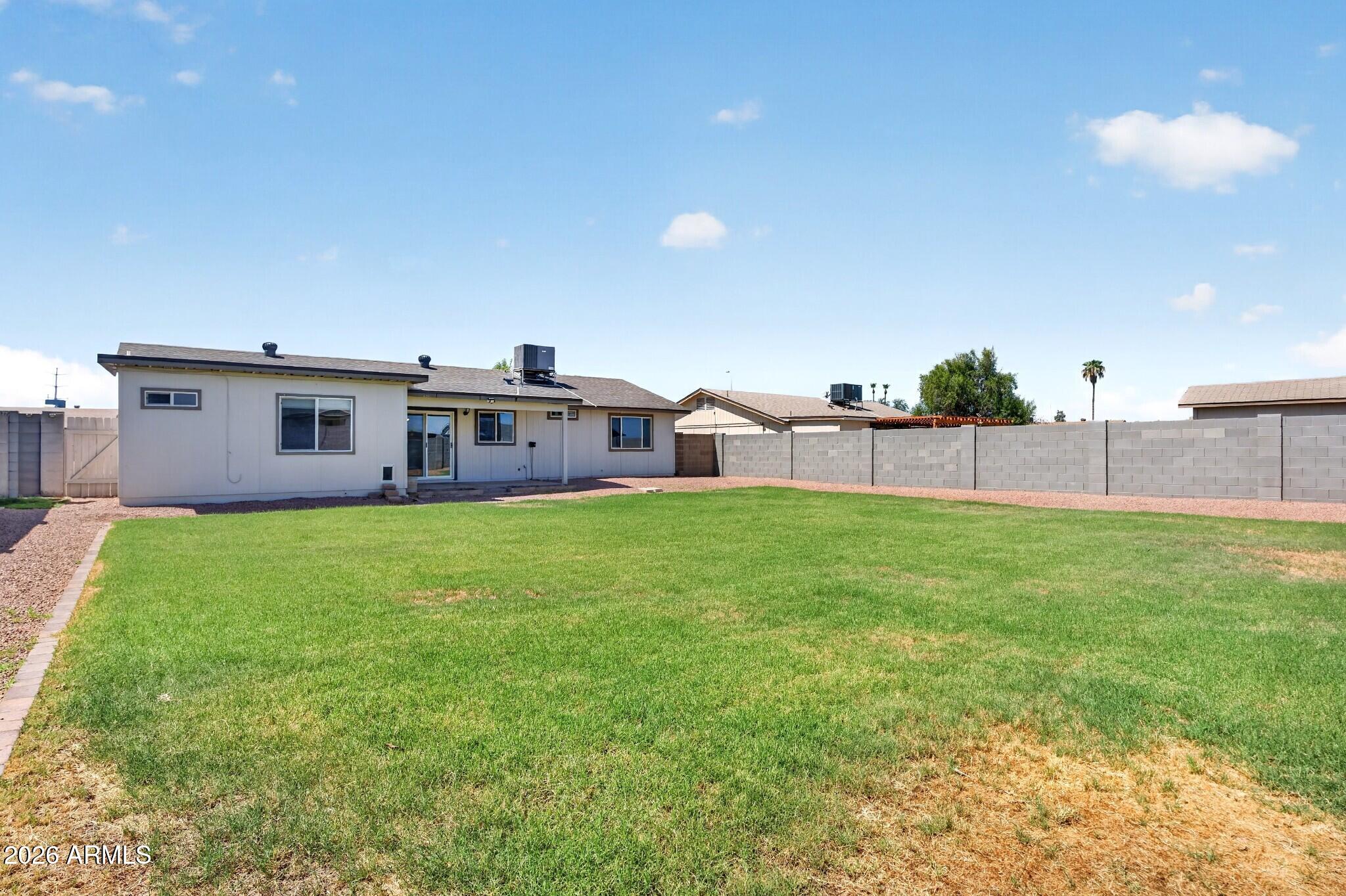 5709 South Roberts Road Tempe, AZ 85283 - Photo 4 of 47 036South Roberts Road_web
