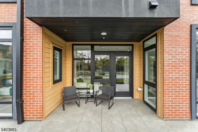 $1,000 | 140 West Webster Avenue, Unit 128, Roselle Park, NJ 07204