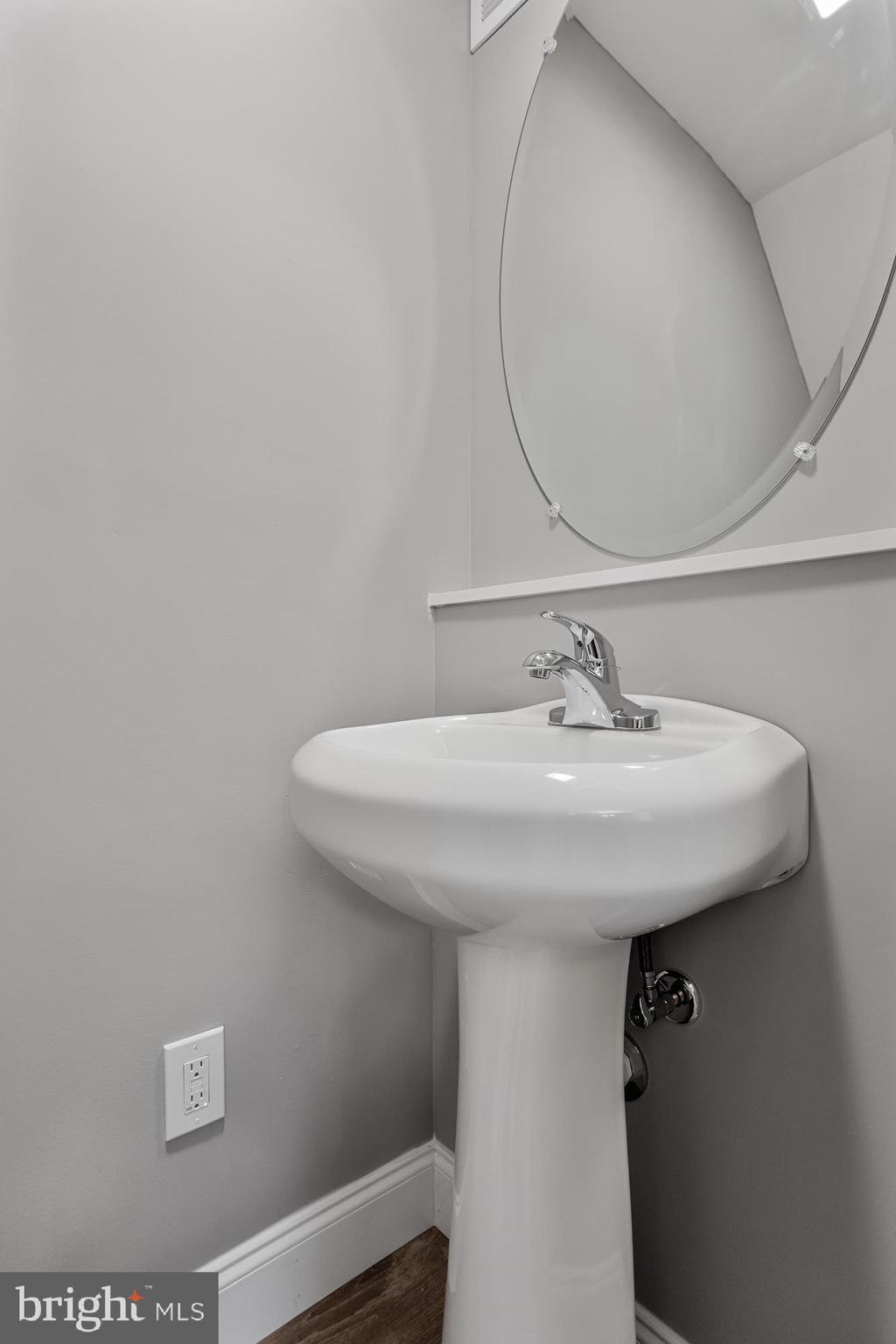 203 Mill Street Mount Holly, NJ 08060 - Photo 8 of 25