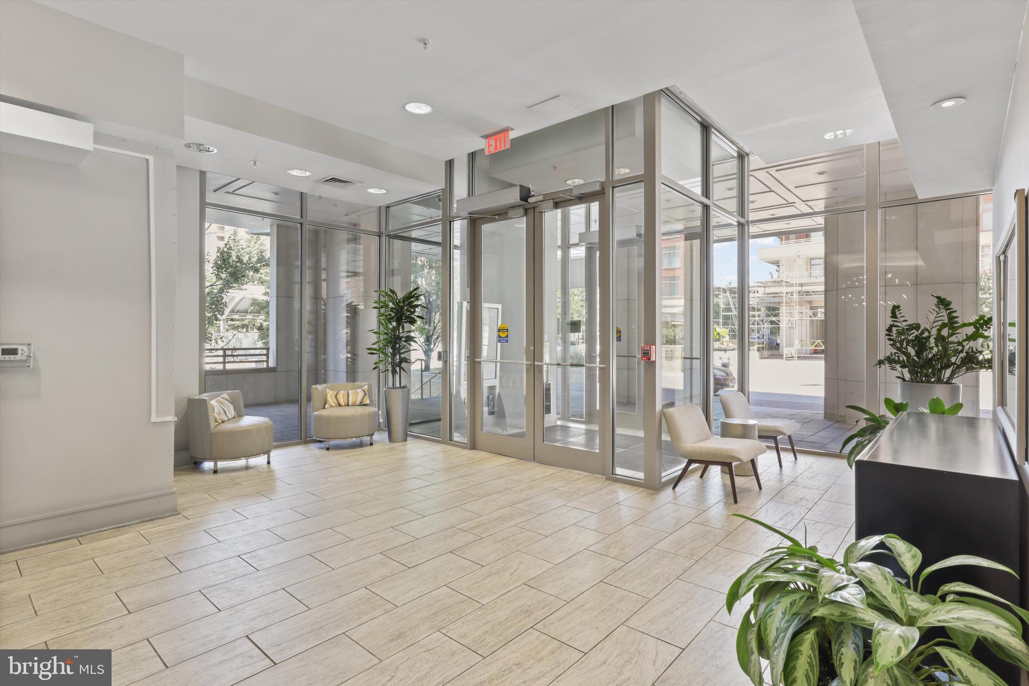 3600 South Glebe Road, Unit 414W Arlington, VA 22202 - Photo 35 of 60 a living room with furniture