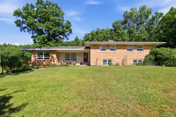 $699,999 | 16 Buena Vista Point, Glen Spey, NY 12737