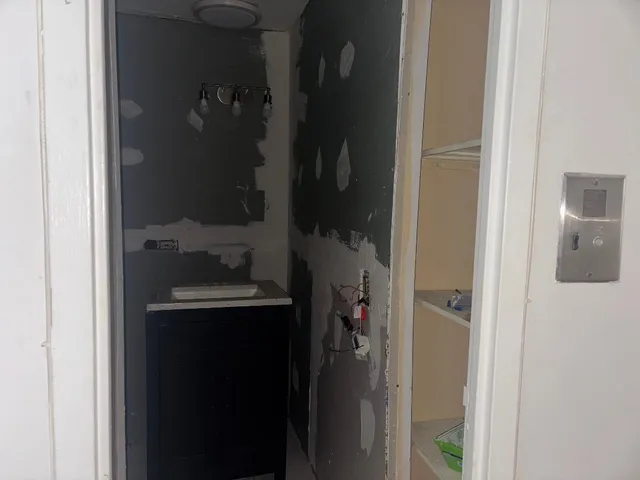 a bathroom with a bathtub