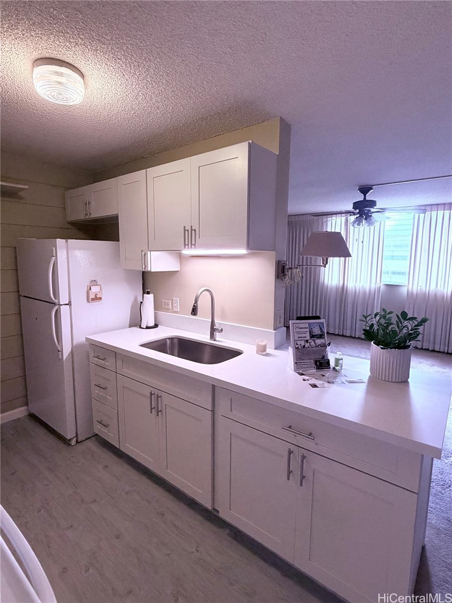 633 Nalanui Street, Unit 215 Honolulu, HI 96817 - Photo 4 of 12