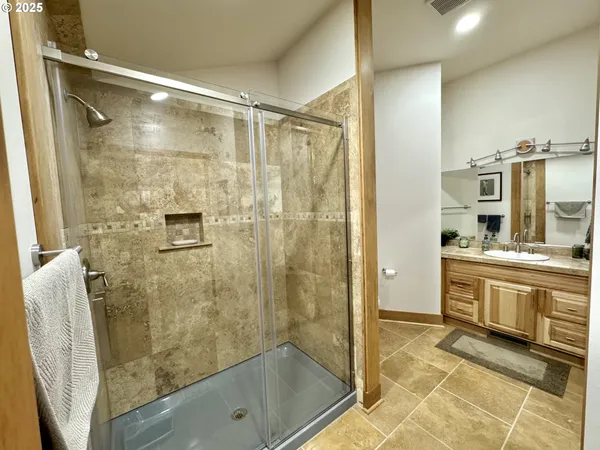 $2,149,000 | 94098 Rubys Way, Gold Beach, OR 97444