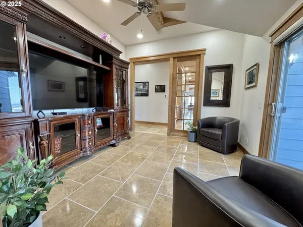 $2,149,000 | 94098 Rubys Way, Gold Beach, OR 97444