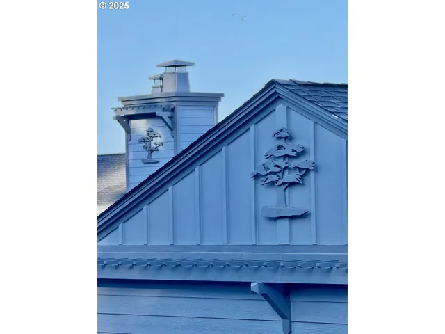 a black and white photo of a city