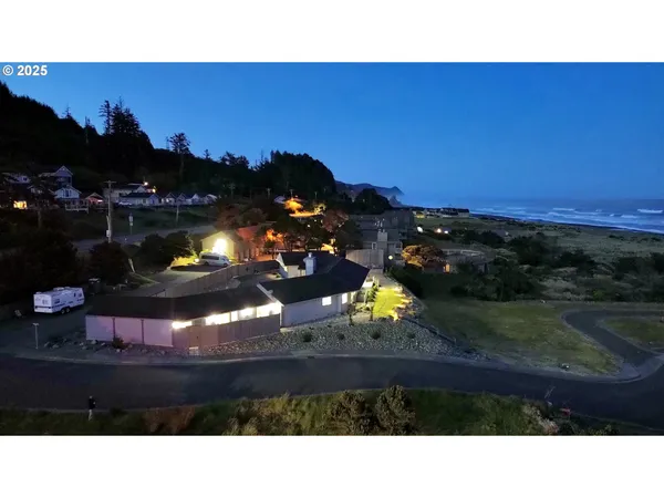 $2,149,000 | 94098 Rubys Way, Gold Beach, OR 97444