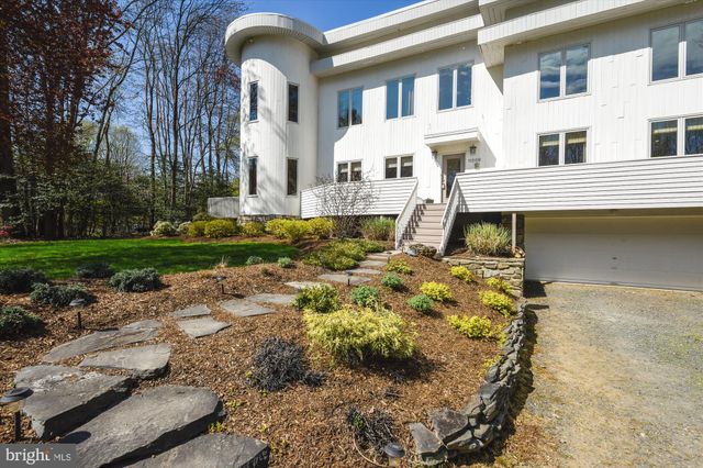 $916,500 | 11206 Georgetown Pike, Great Falls, VA 22066