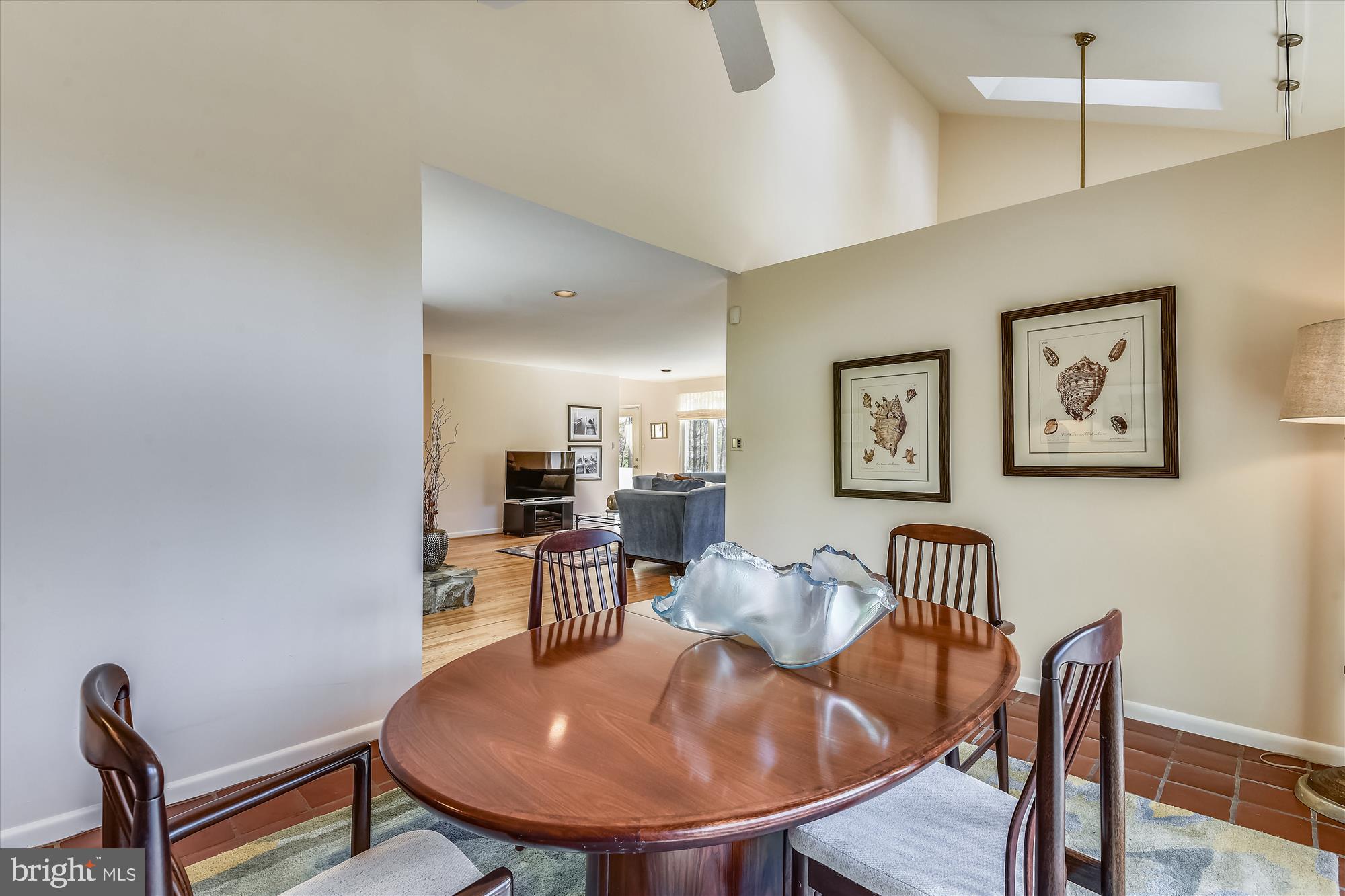 11206 Georgetown Pike Great Falls, VA 22066 - Photo 14 of 47 MAIN LEVEL: DINING ROOM