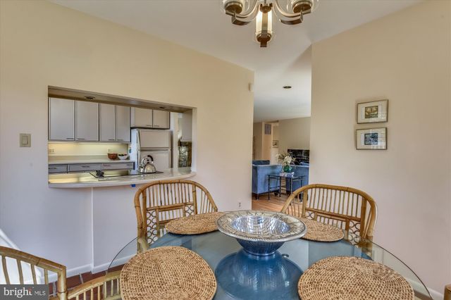 $916,500 | 11206 Georgetown Pike, Great Falls, VA 22066