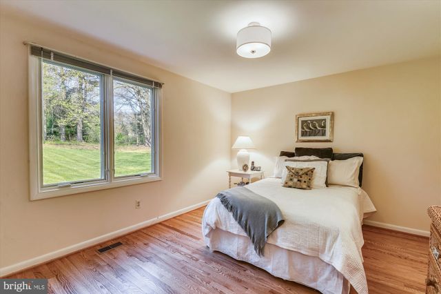 $916,500 | 11206 Georgetown Pike, Great Falls, VA 22066