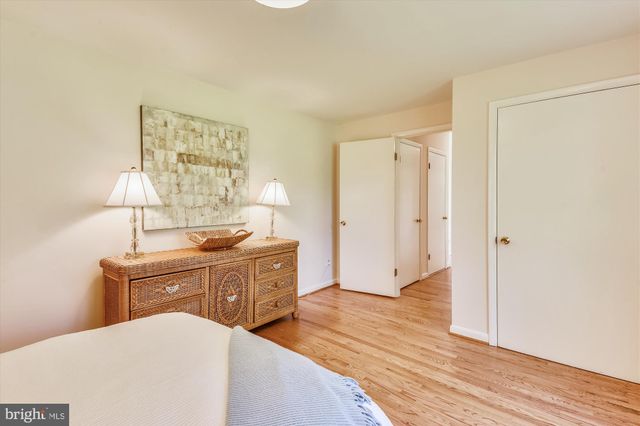 $916,500 | 11206 Georgetown Pike, Great Falls, VA 22066