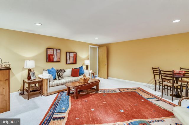 $916,500 | 11206 Georgetown Pike, Great Falls, VA 22066