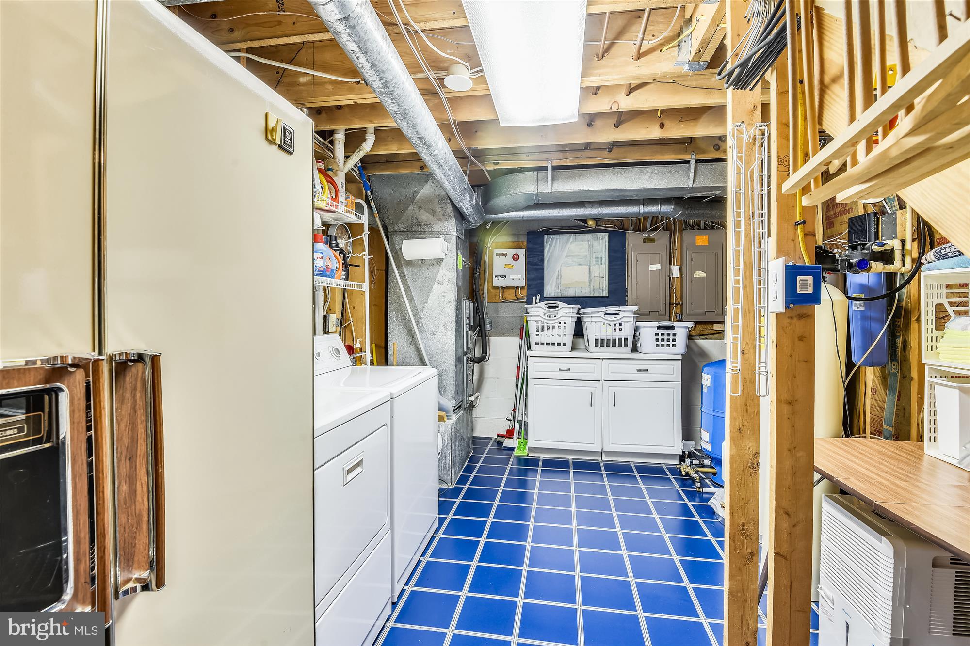 11206 Georgetown Pike Great Falls, VA 22066 - Photo 39 of 47 LOWER LEVEL: LAUNDRY ROOM