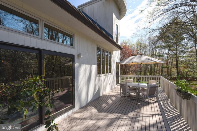 $916,500 | 11206 Georgetown Pike, Great Falls, VA 22066