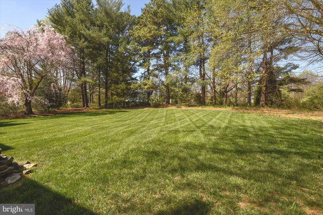 $916,500 | 11206 Georgetown Pike, Great Falls, VA 22066