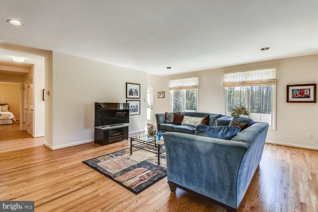 $916,500 | 11206 Georgetown Pike, Great Falls, VA 22066