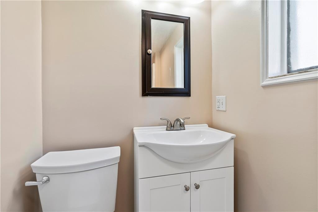 5154 North Pioneer Road Gibsonia, PA 15044 - Photo 14 of 26 1st Floor Bath