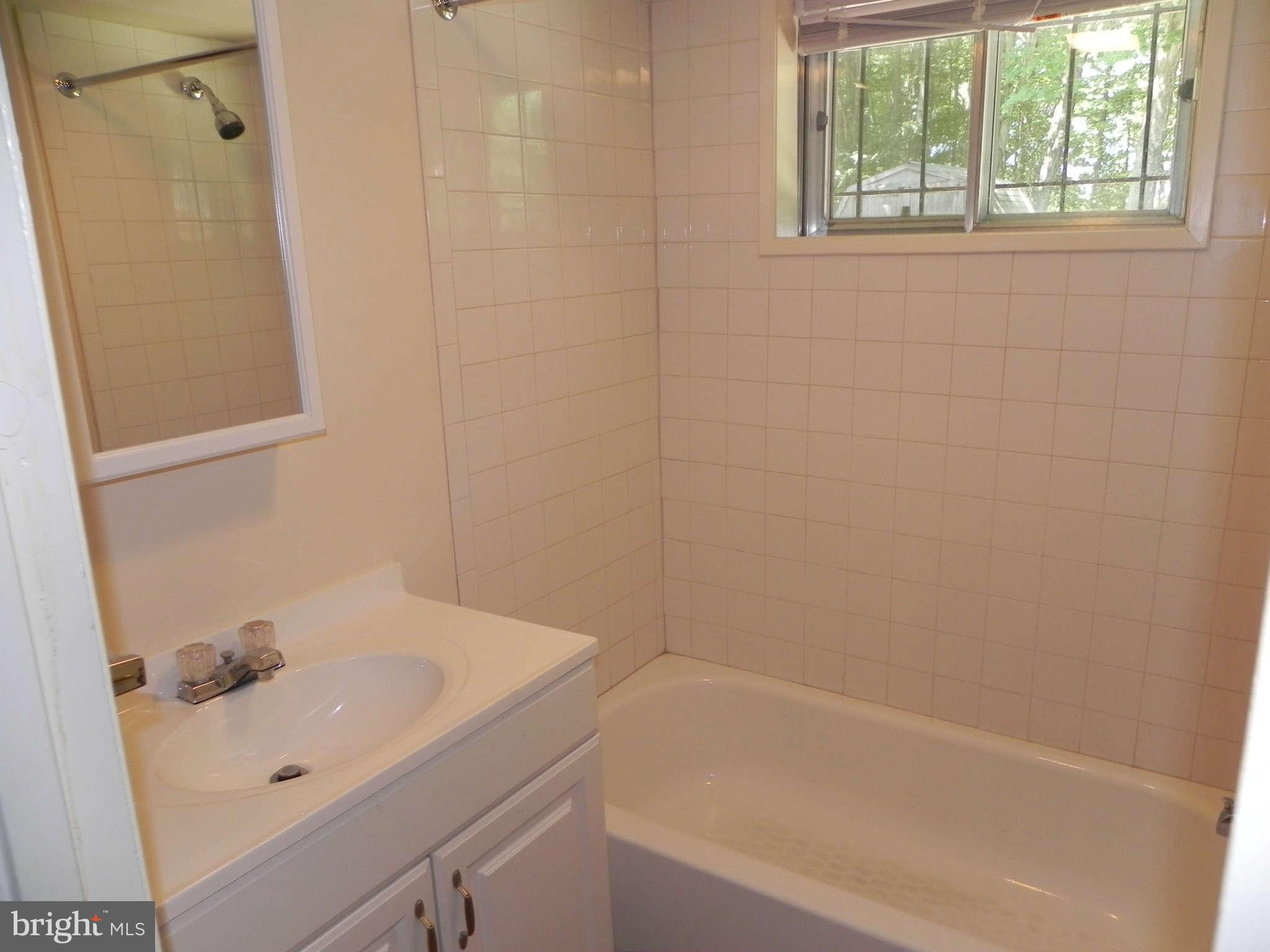 5904 Aley Road Temple Hills, MD 20748 - Photo 25 of 28 Bath