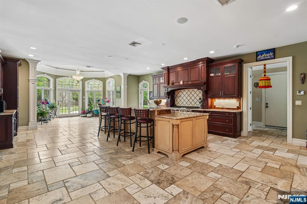 35 Echo Ridge Road Upper Saddle River, NJ 07458 - Photo 11 of 47