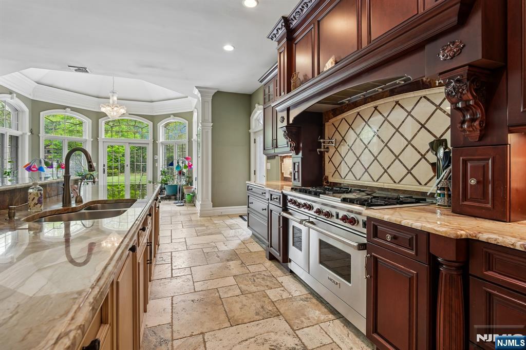 35 Echo Ridge Road Upper Saddle River, NJ 07458 - Photo 13 of 47