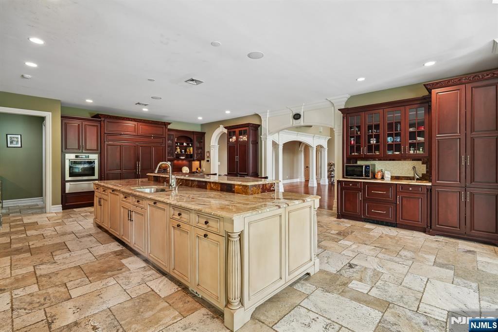 35 Echo Ridge Road Upper Saddle River, NJ 07458 - Photo 14 of 47