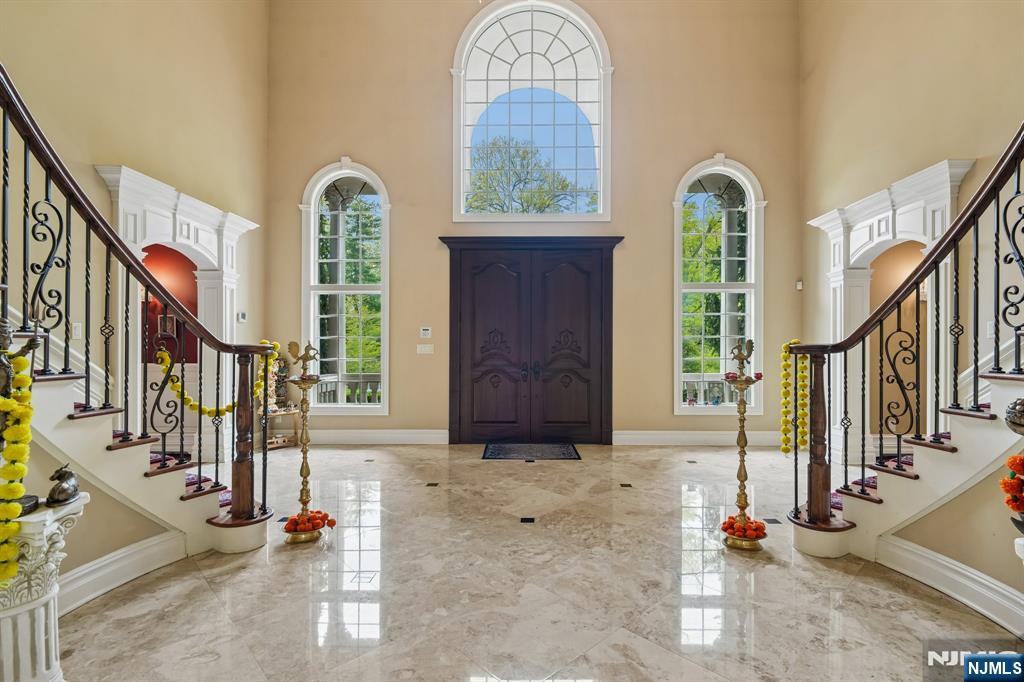 35 Echo Ridge Road Upper Saddle River, NJ 07458 - Photo 2 of 47