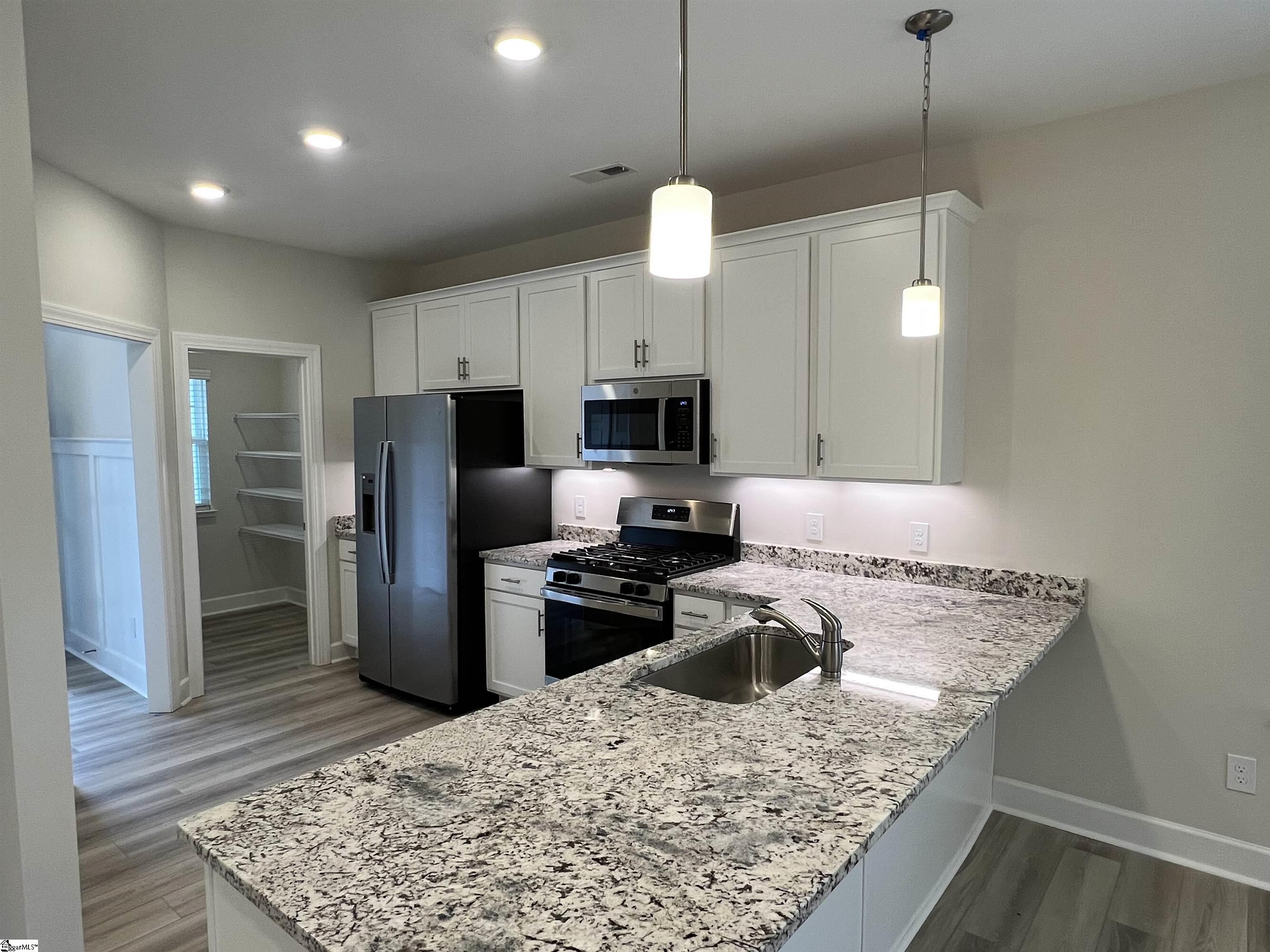 320 Hollenbeck Place Greenville, SC 29607 - Photo 4 of 19