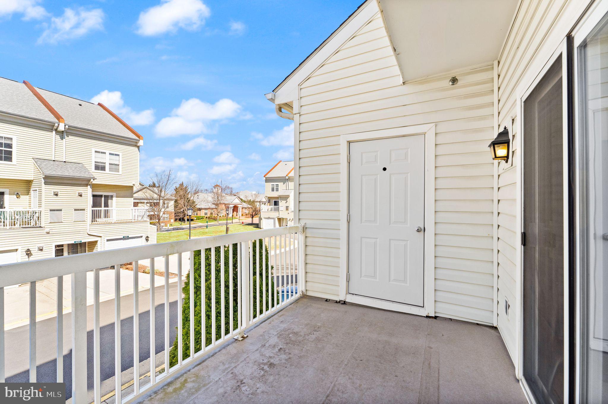 42427 Goldenseal Square Brambleton, VA 20148 - Photo 20 of 52 a view of a balcony with city view