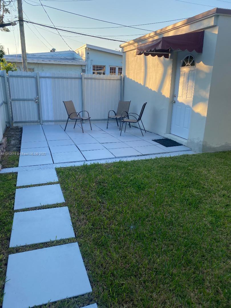 Westchester Miami, FL 33155 - Photo 7 of 8 a view of outdoor space yard and patio