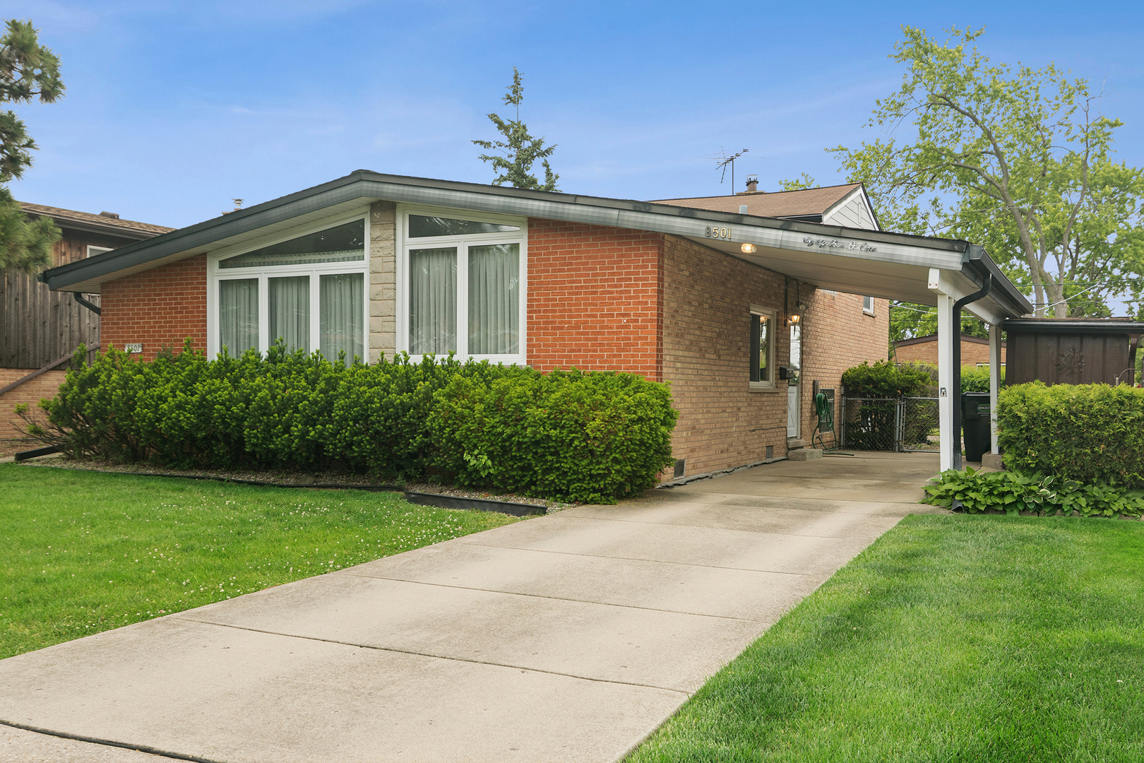 8501 West Normal Avenue Niles, IL 60714 - Photo 2 of 25