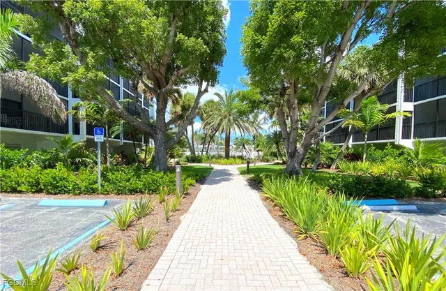$299,000 | 3111 Tennis Villas, Unit 3111, Captiva, FL 33924