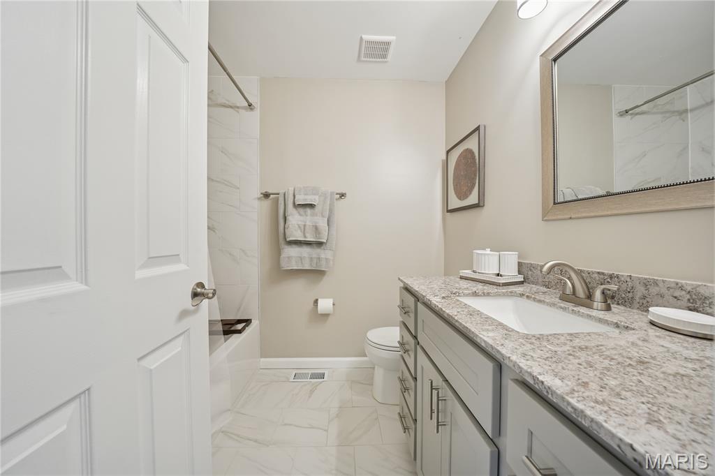 1904 Dewitt Ridge Drive Chesterfield, MO 63017 - Photo 23 of 34