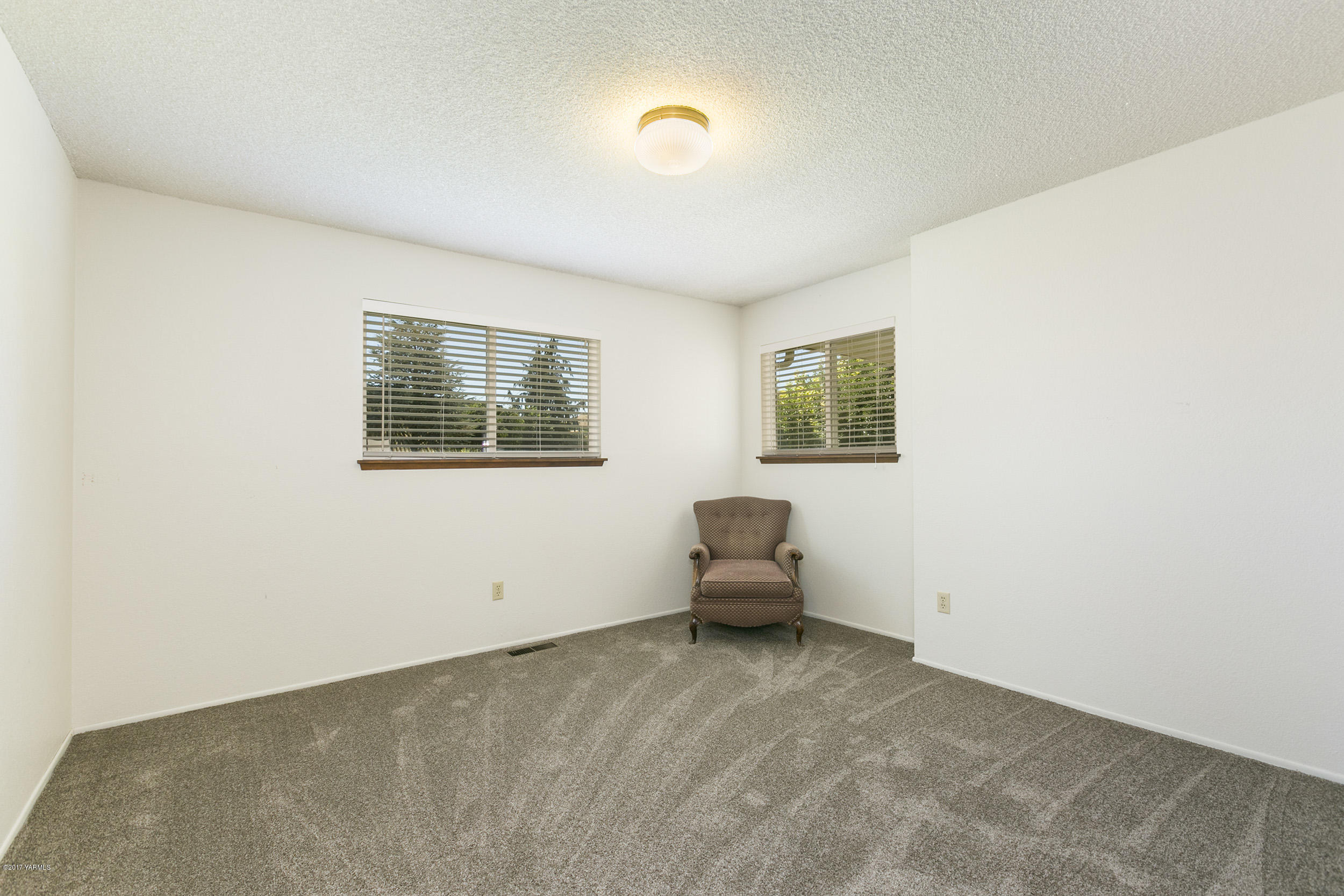 2981 Desmarais Road Moxee, WA 98936 - Photo 23 of 29 170731_Lervold_DesmarisRd_Moxee23