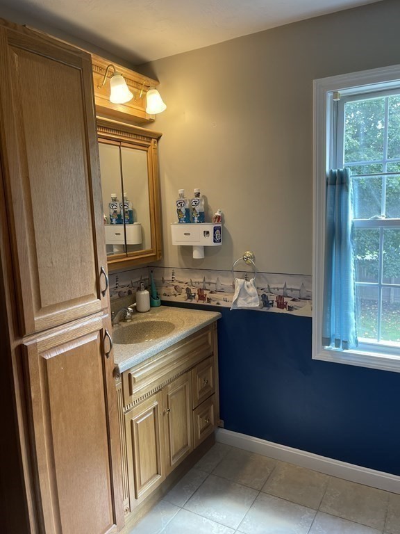 4 Williams Road Sturbridge, MA 01566 - Photo 29 of 30 a room with a window