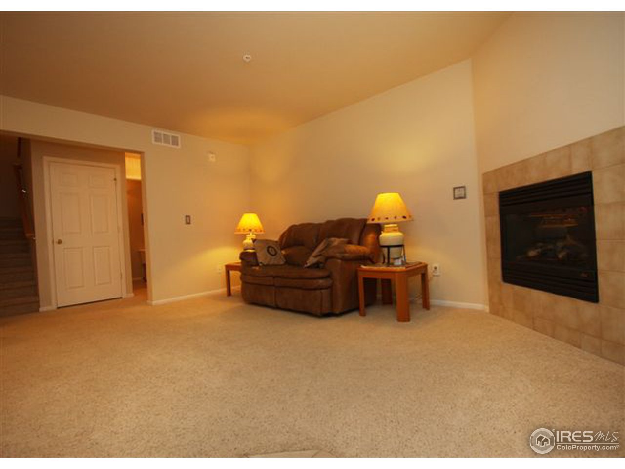 2621 Rigden Parkway, Unit C3 Fort Collins, CO 80525 - Photo 3 of 17 a living room with furniture